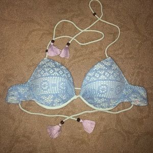 NWOT Victoria’s Secret Crochet Bikini Top